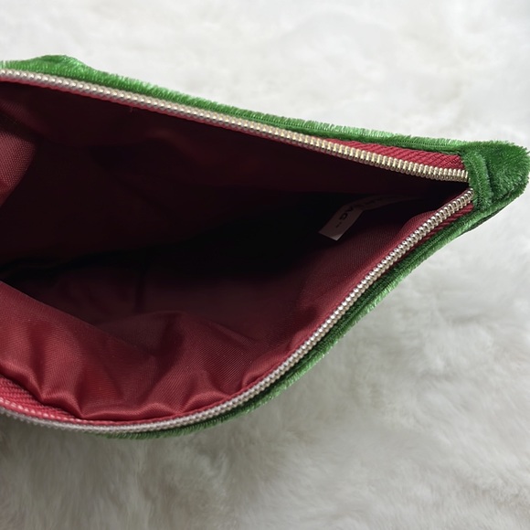3/$12 Ipsy Glam Bag November 2021 - Green “Velvet”/Velour with Burgundy and Gold - Picture 4 of 4